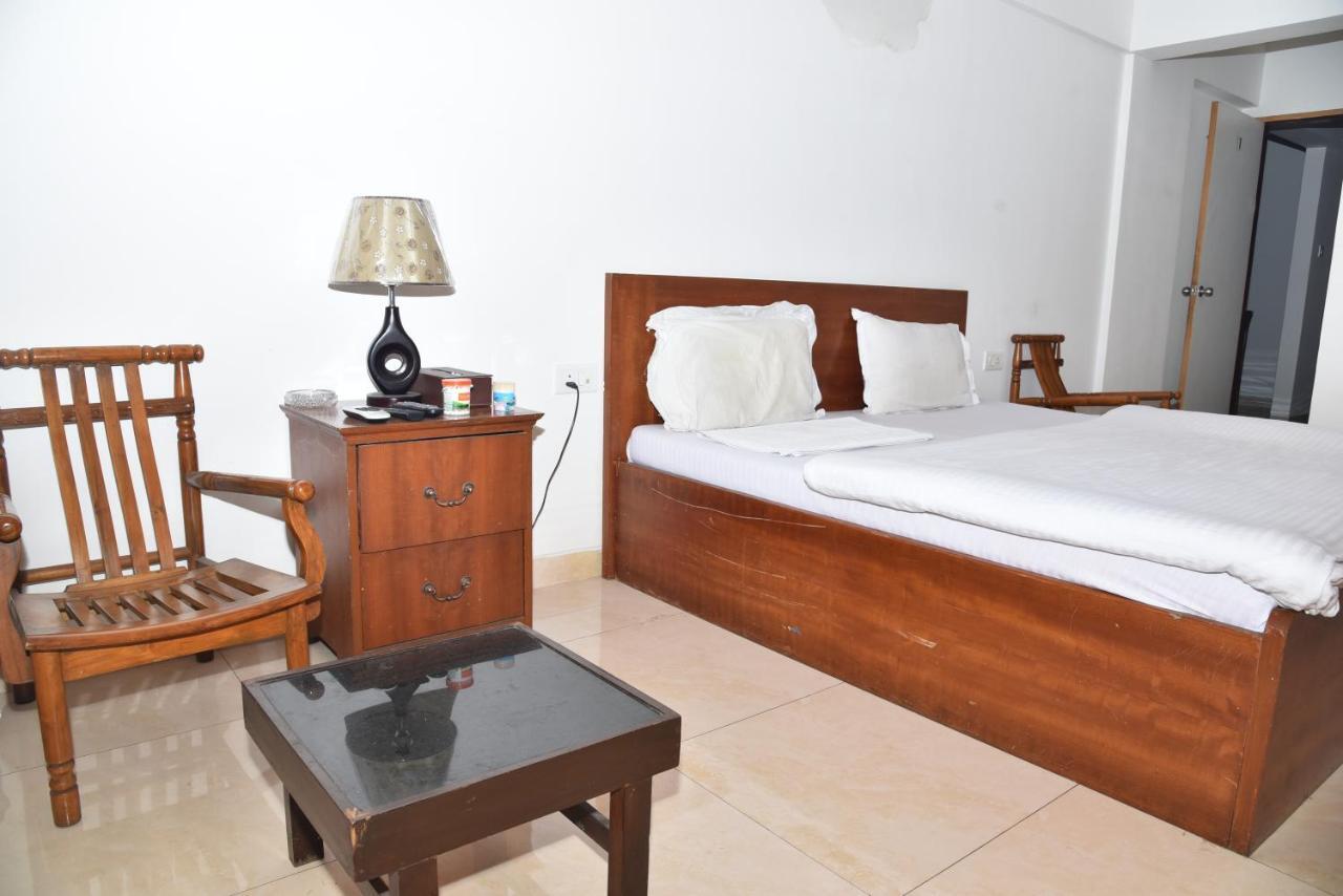 Niva Stays Paradise Pune Bagian luar foto